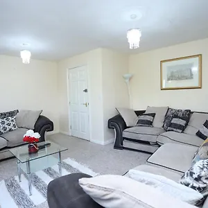 Lovely 4 Bed House Holiday home